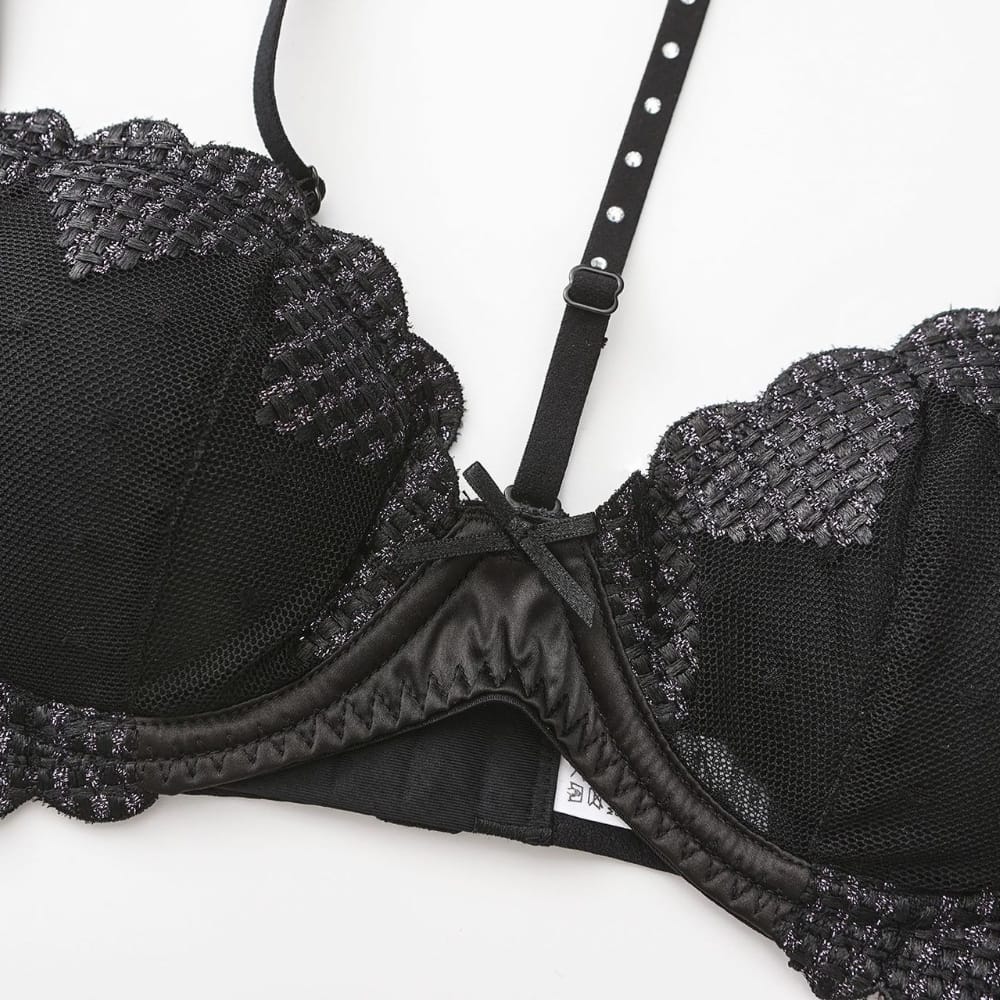 Women’s Gothic Embroidered Heart Mesh Lingerie Set