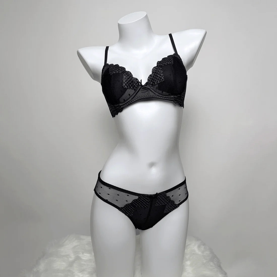Women’s Gothic Embroidered Heart Mesh Lingerie Set